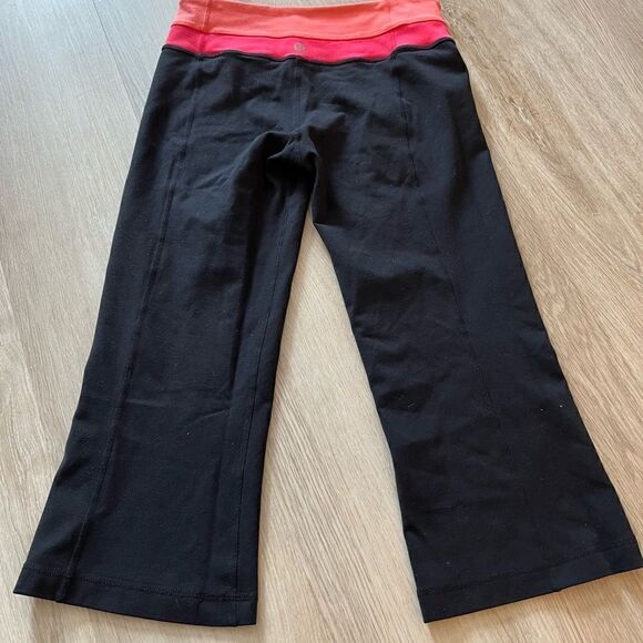 Lululemon capris - Picture 4 of 4